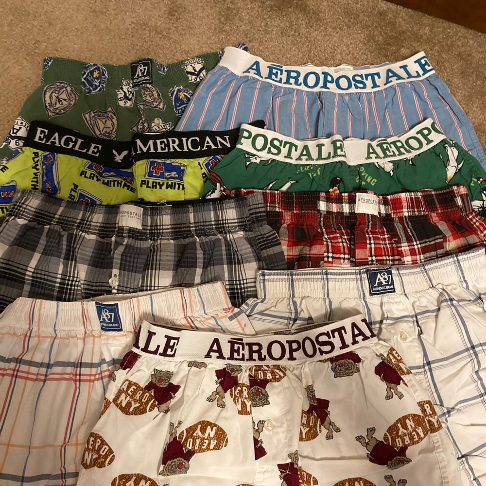 Lot 9 pair men’s Aeropostale boxers size small